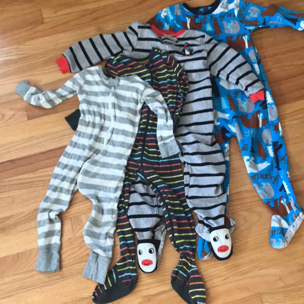 Footed pajamas set